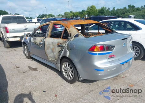 2013 Mitsubishi Lancer Es/Es Sport z USA, uszkodzony, nr VIN JA32U2FU8DU006452